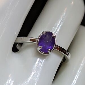 Silver 2.16g Blue Sapphire 1ct Ring